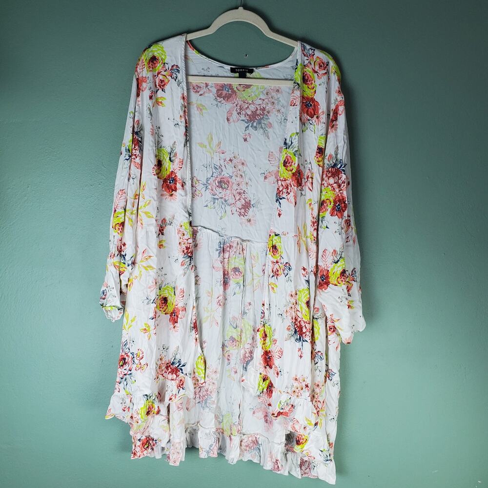 Torrid Womens Floral Ivory Ruffle Hem Open Front Tiered Kimono Size 4